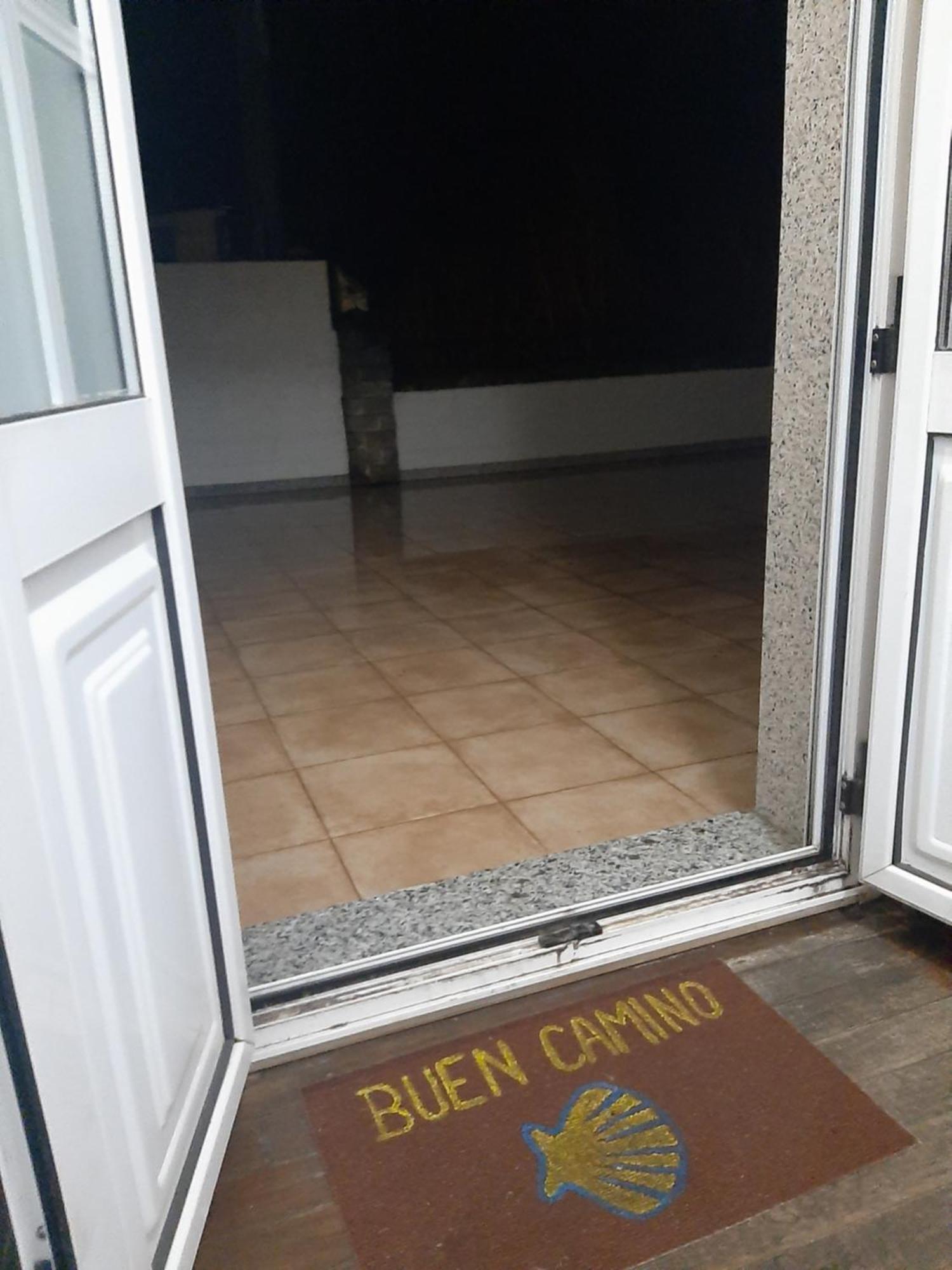 Albergue Berce Do Camino 特里亚卡斯特拉 外观 照片